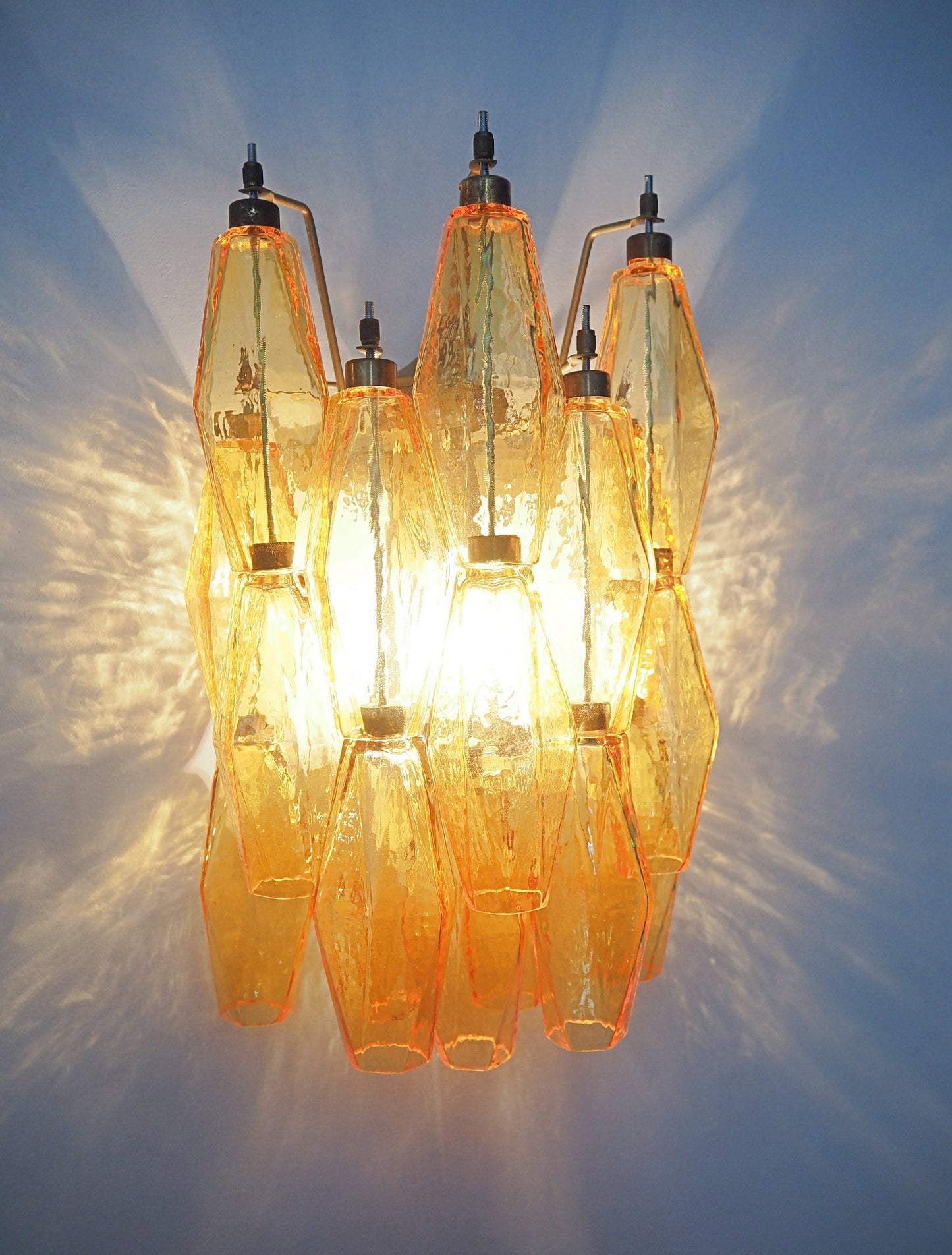 Vägglampa Poliedri Honung
