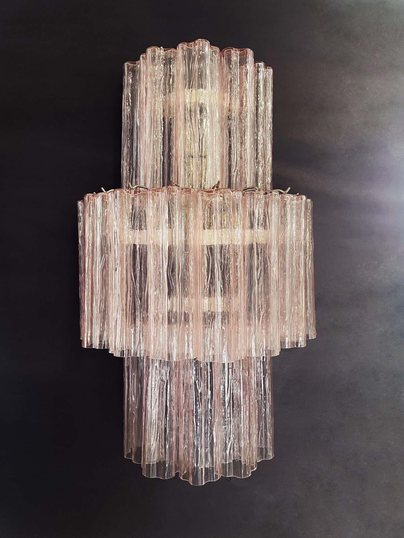 Vägglampa Tubular Grande Pink