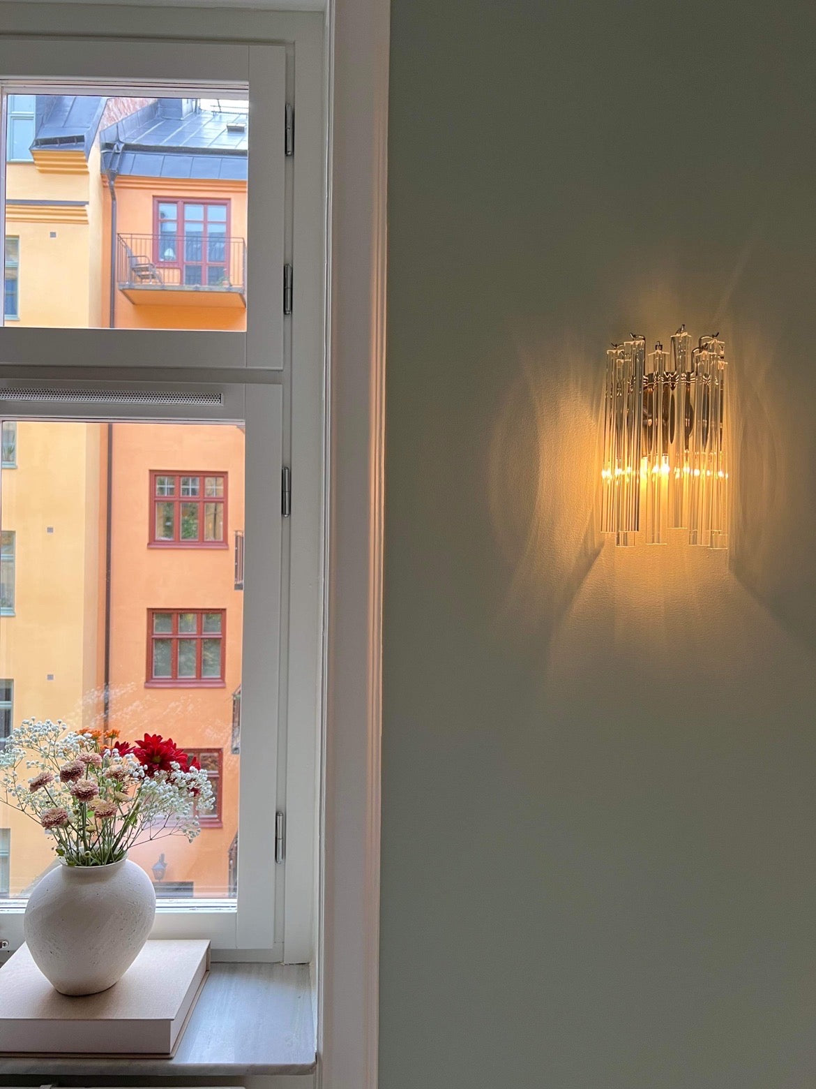 Vägglampa Triedi Klar