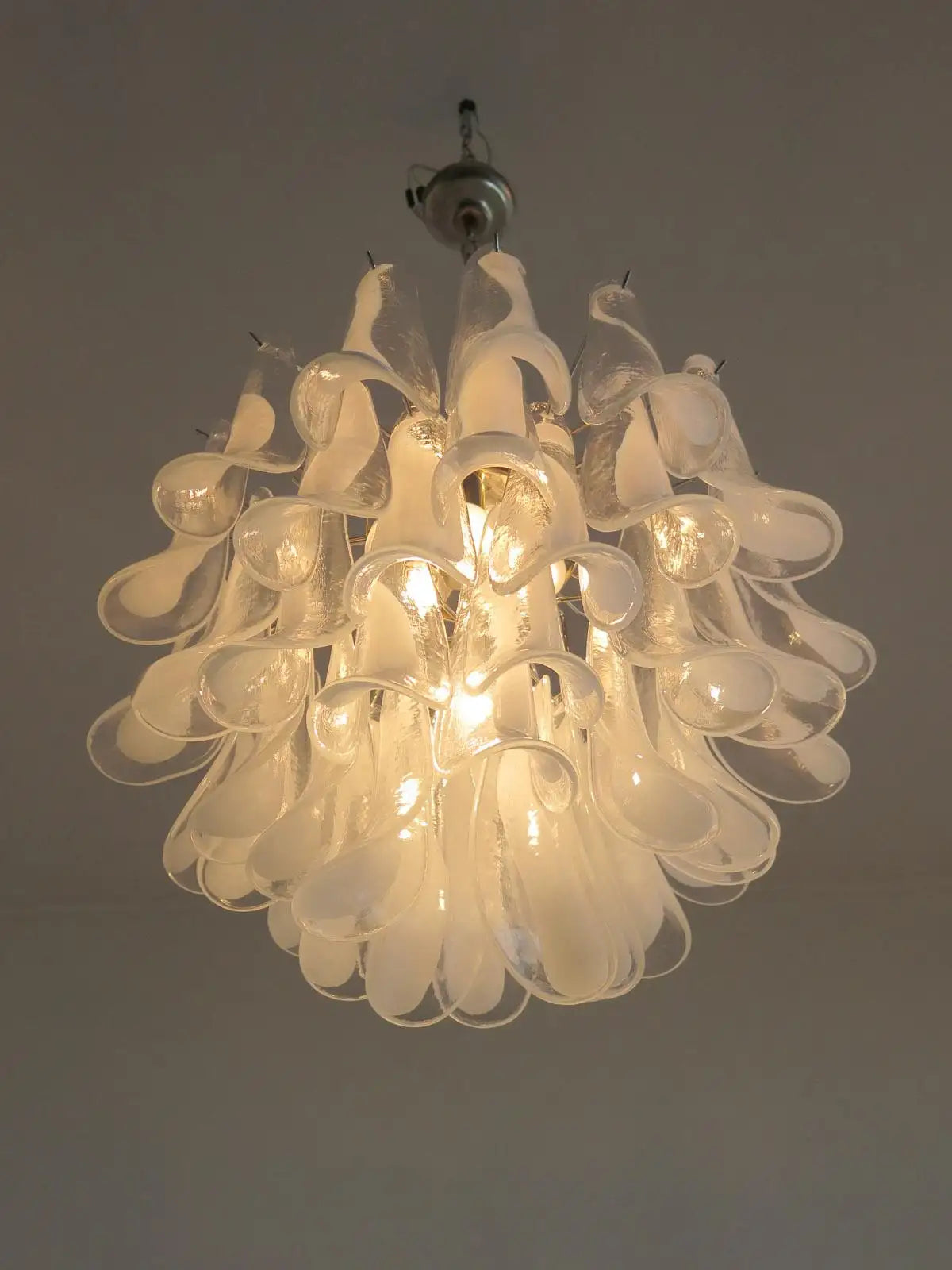Murano takkrona Mazzega Ø58 - 41 glas i vitt