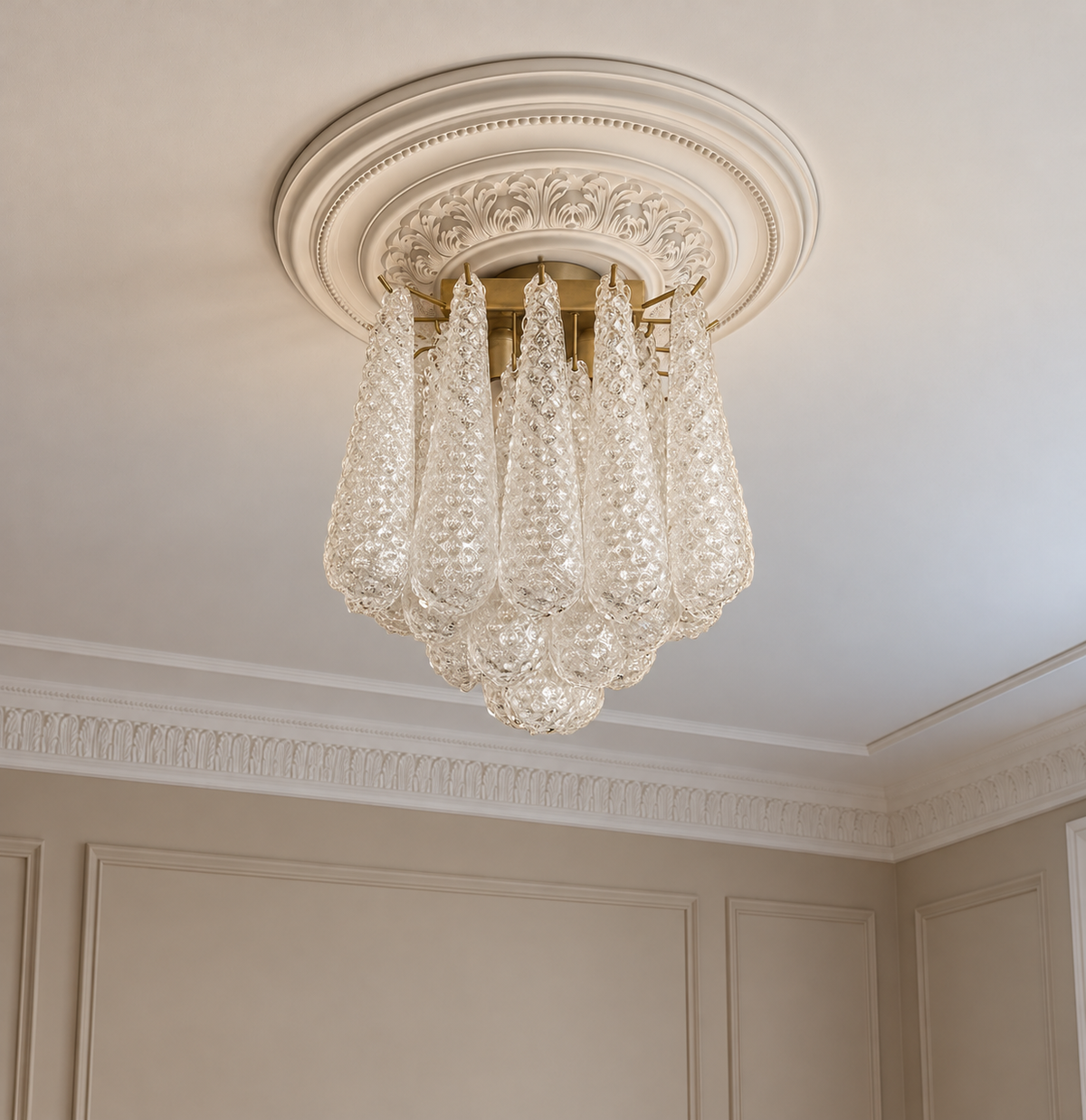 Murano plafond Drop mässing Ø35 - 32 glas i klassisk takmiljö