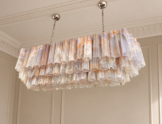 Murano takkrona Tubular 135 × 50 - 114 glas - Wisteria i varm klassisk takmiljö