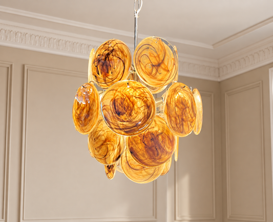 Murano takkrona Iris Ø45 - 24 glas - Amber Black i varm klassisk takmiljö
