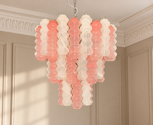 Murano takkrona Tubular Ø65 - 48 glas - Pink & White Alabaster i varm klassisk takmiljö