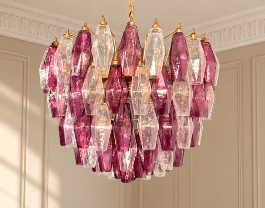Murano takkrona Poliedri Ø68 - 111 glas - Ametist & klarglas i varm klassisk takmiljö