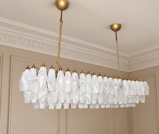 Murano takkrona Poliedri XXL 125 × 38 - 138 glas - Milky White i varm klassisk takmiljö